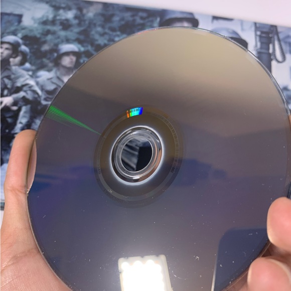 Band of brothers and the pacific blu ray combo pack complete - Picture 9 of 13